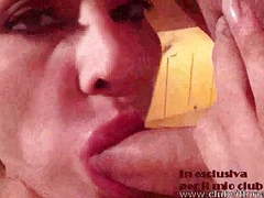 TubeBigCock presents: Latex e pompino con vittoria risi